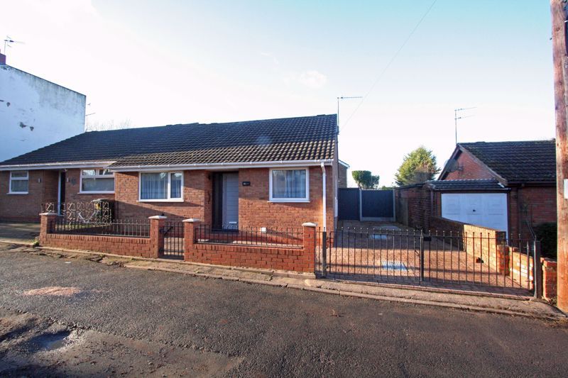 2 bed semidetached bungalow for sale in Stourbridge, Lye, Church Road