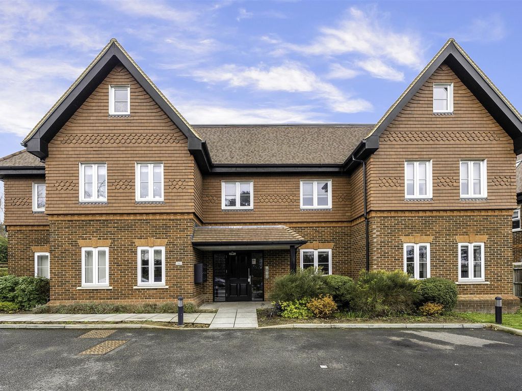 2 bed flat for sale in Brighton Road, Banstead SM7 Zoopla