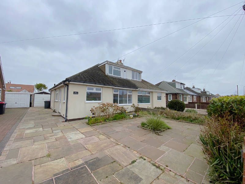 2 bed semidetached bungalow for sale in North Drive, Thornton