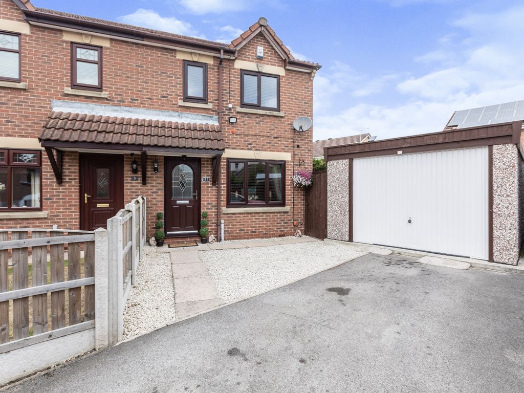 3 bed semidetached house for sale in Andersen Court, Townville WF10