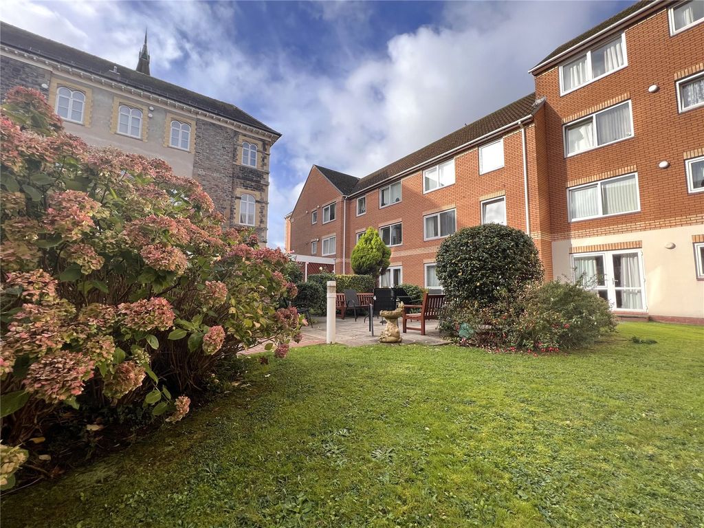 1 bed flat for sale in Homegower House, Abertawe, St. Helens Road