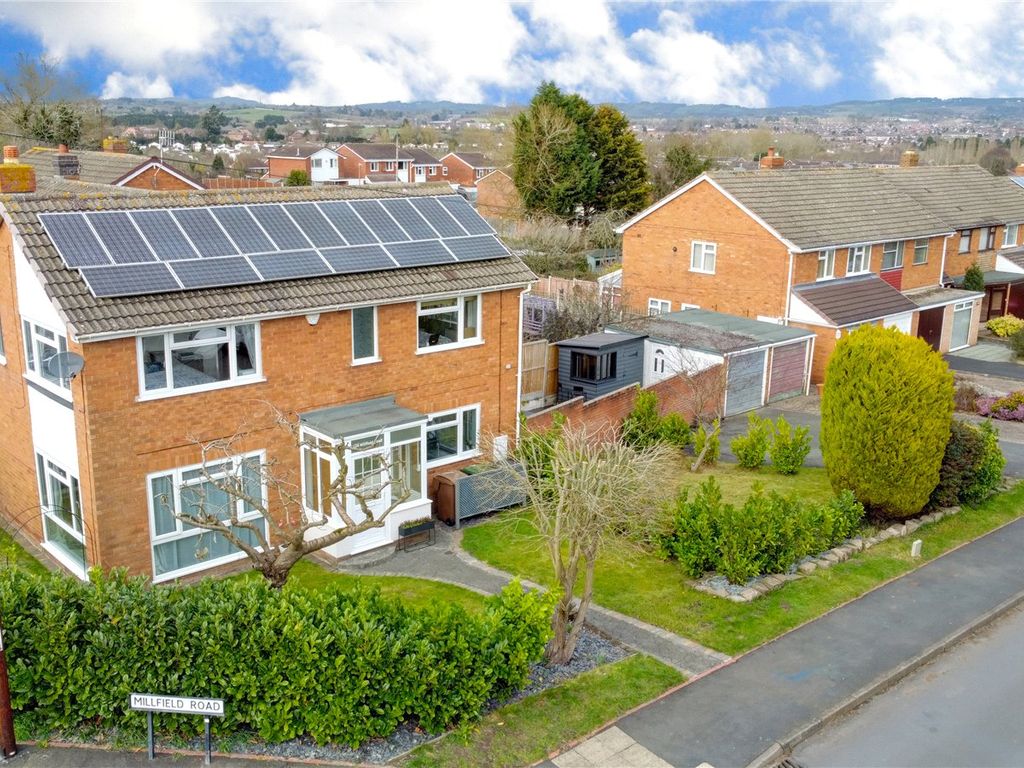 3 bed linkdetached house for sale in Millfield Road, Bromsgrove