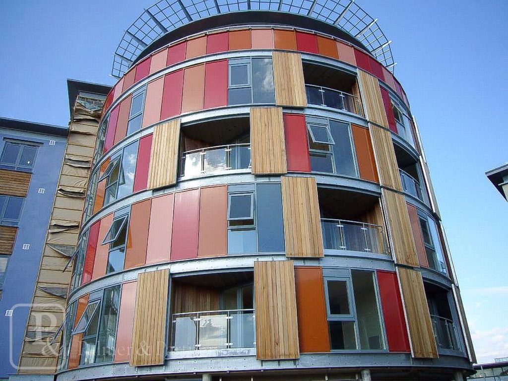 2 bed flat to rent in Quayside Drive, Colchester, Essex CO2, £1,150 pcm