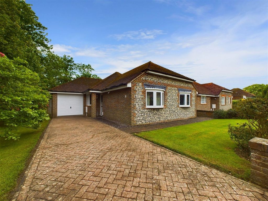 2 bed bungalow for sale in Warnham Road, GoringBySea, Worthing BN12