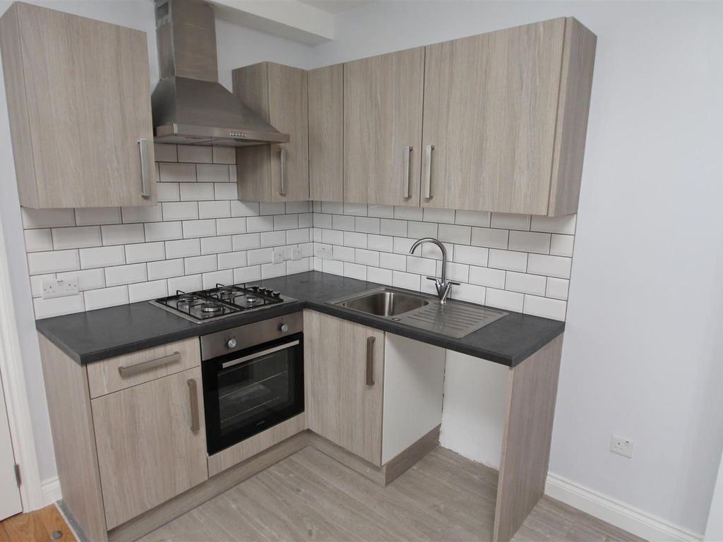 2 bed flat to rent in 12 High Street, Keynsham, Bristol BS31 Zoopla