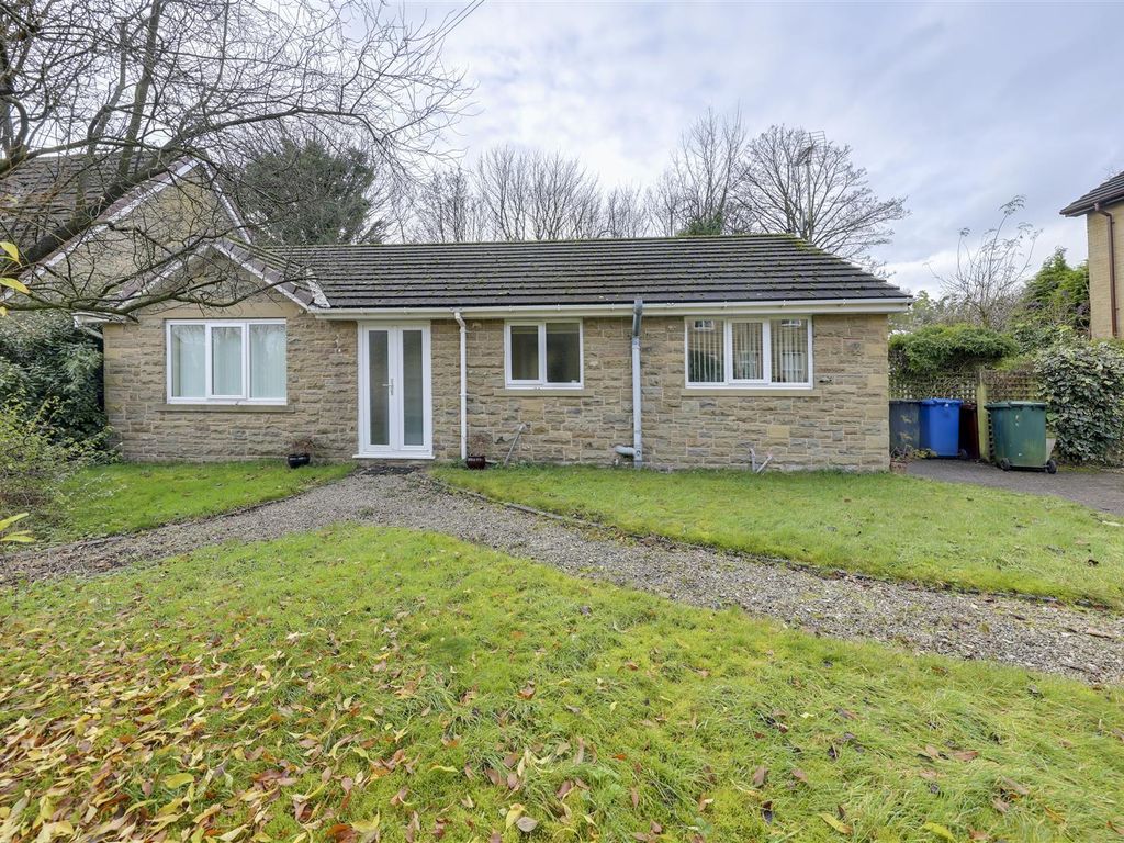 3 bed detached bungalow to rent in Dean Road, Haslingden, Rossendale