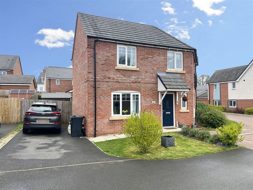 3 bed semidetached house for sale in Harding Close, Coalville LE67, £