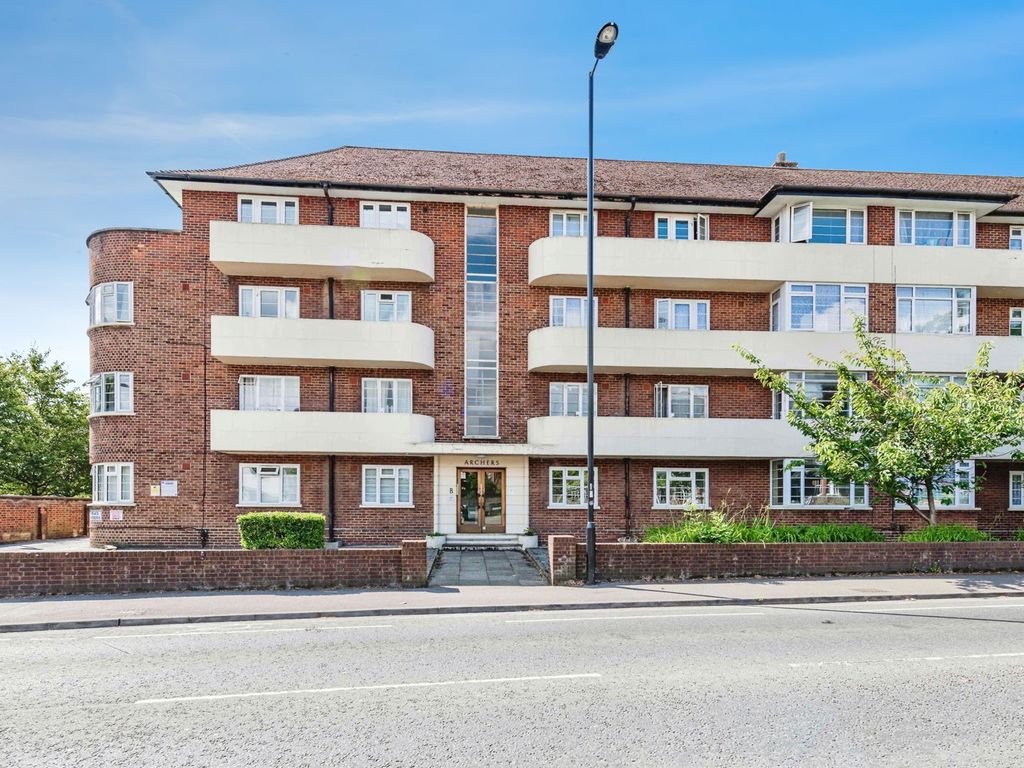 2 bed flat for sale in Archers, Archers Road, Southampton SO15, £