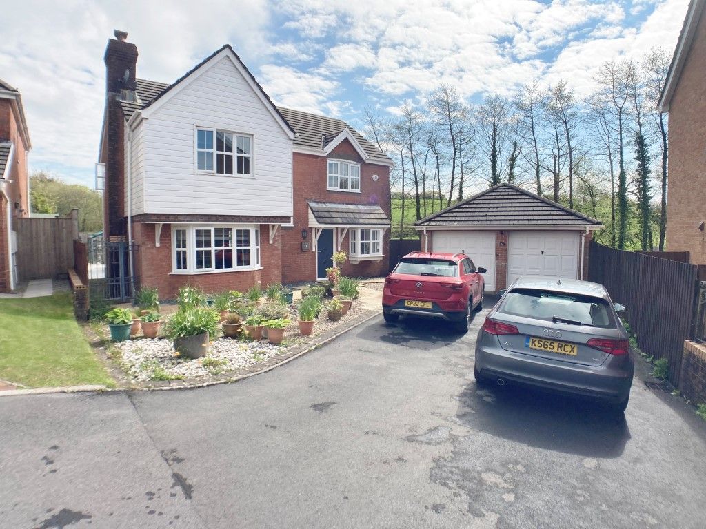 4 bed detached house for sale in Maes Y Ffynnon, Llannon, Llanelli SA14