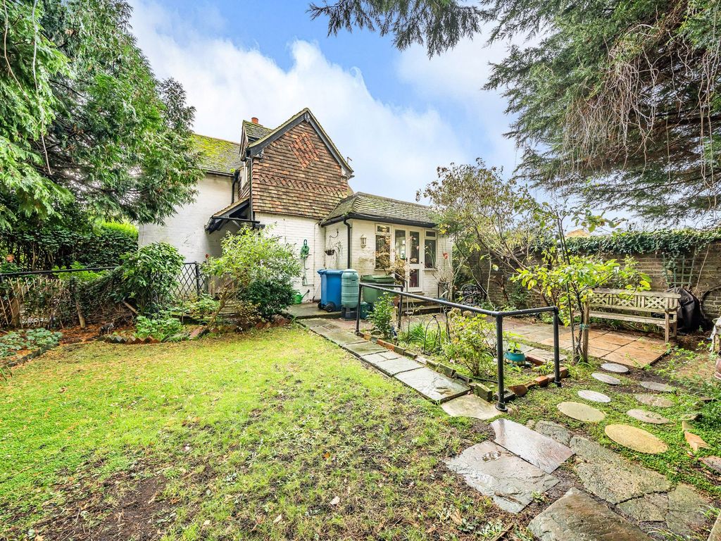 2 bed end terrace house for sale in School Lane, BoughtonUnderBlean