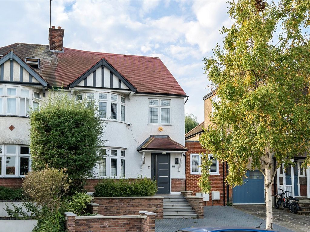 5 bed semidetached house for sale in Creighton Avenue, London N10, £