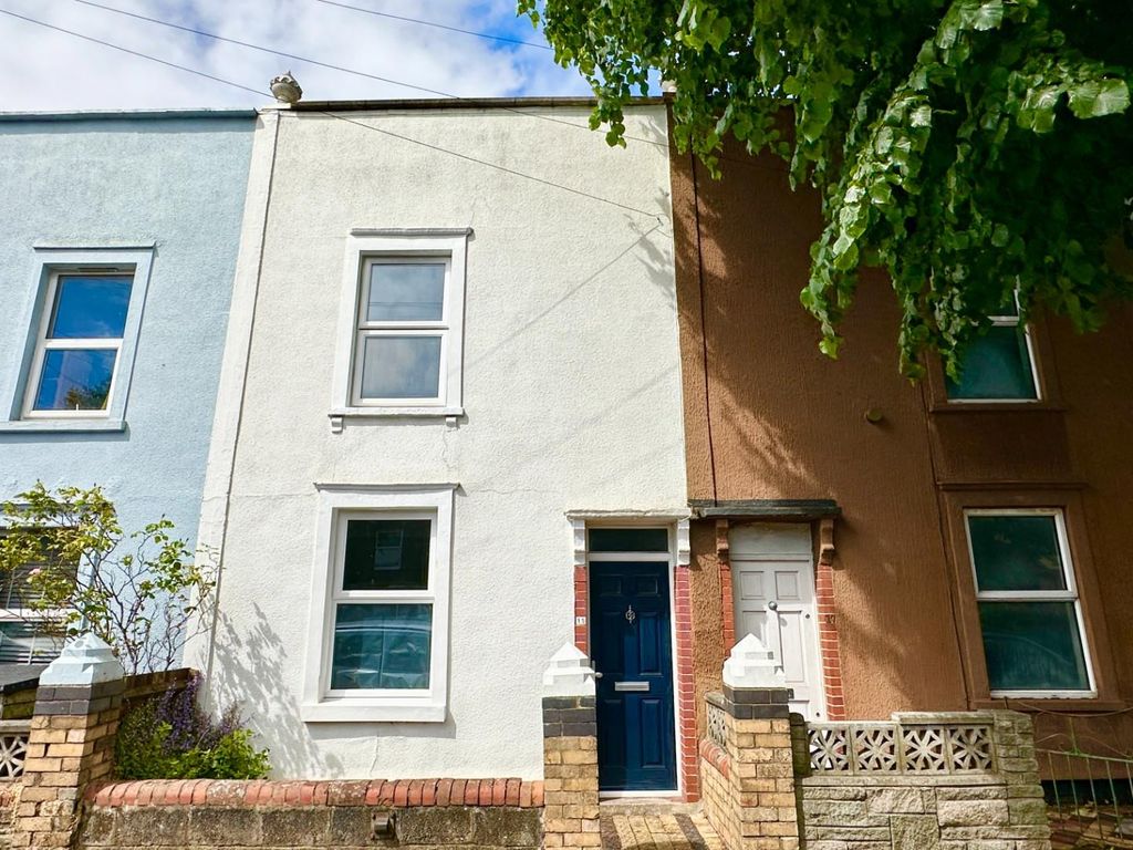 2 bed property for sale in Staple Hill Road, Fishponds, Bristol BS16, £