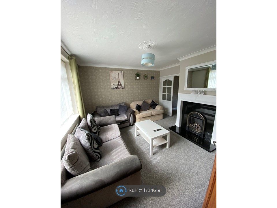 4 bed semidetached house to rent in Gardens, Newcastle Upon Tyne