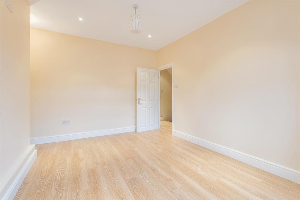 Whitford Gardens, Mitcham CR4  