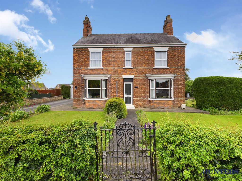 3 bed detached house for sale in Selby Road, HolmeOnSpaldingMoor