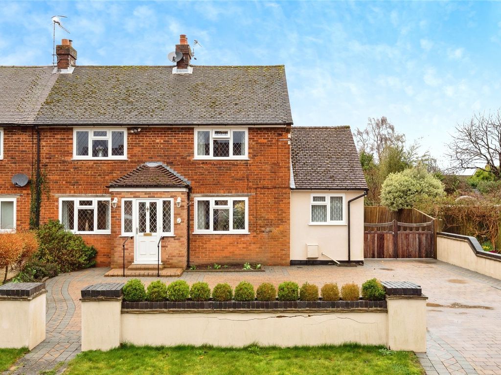 3 bed semidetached house for sale in Bulls Place, Pembury, Tunbridge