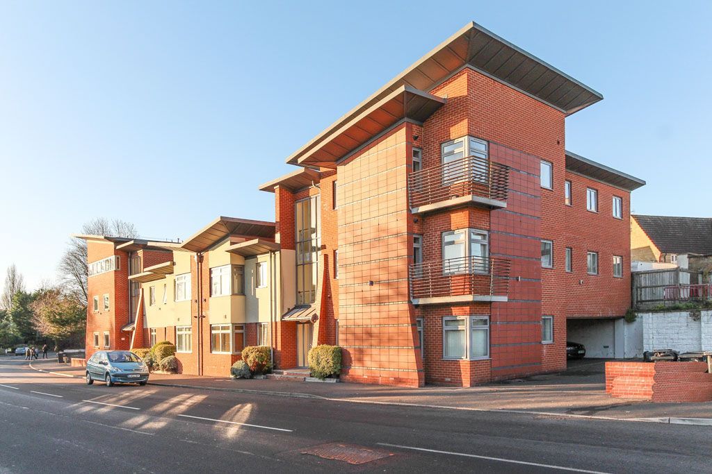 2 bed flat for sale in Preston Road, Yeovil BA20 Zoopla