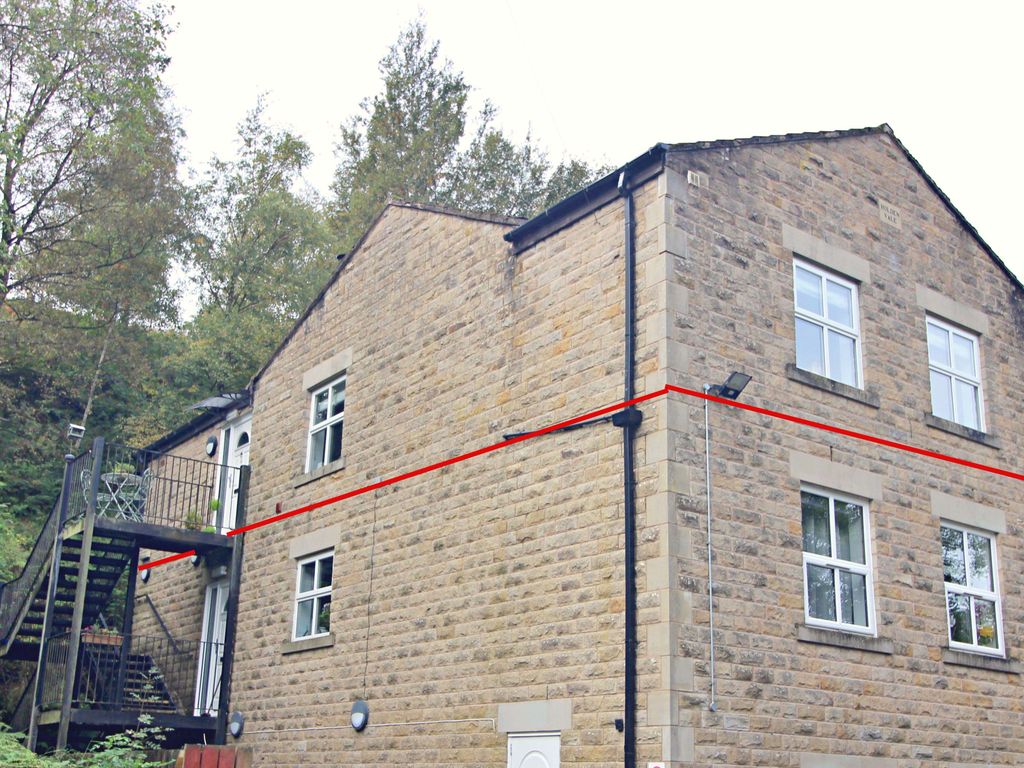 3 bed flat to rent in Holden Vale House, Road, Helmshore BB4