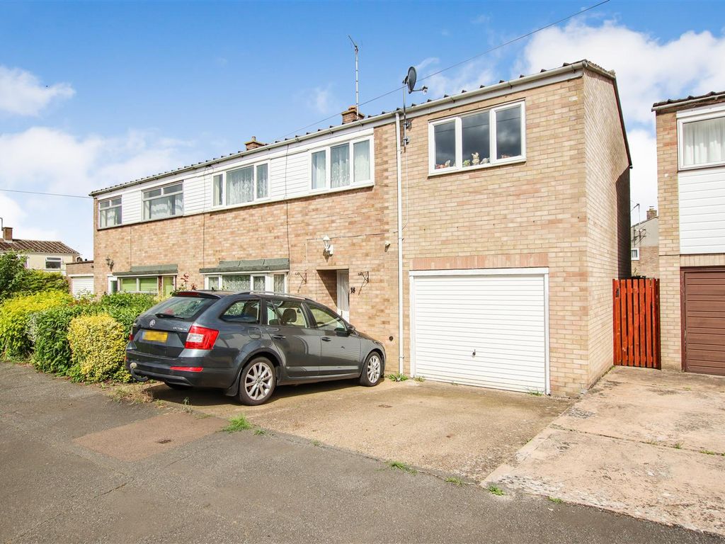5 bed semidetached house for sale in Caraway Road, Fulbourn, Cambridge