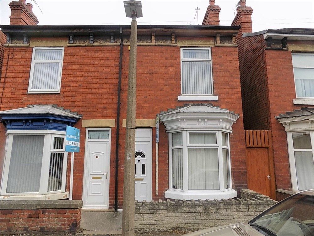 2 bed semidetached house to rent in Priorswell Road, Worksop S80, £595