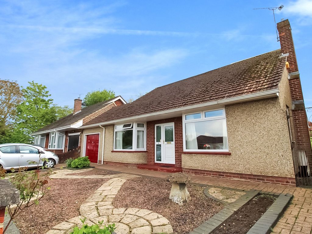 2 bed bungalow for sale in Brecon Close, Lawn, Swindon, Wiltshire SN3