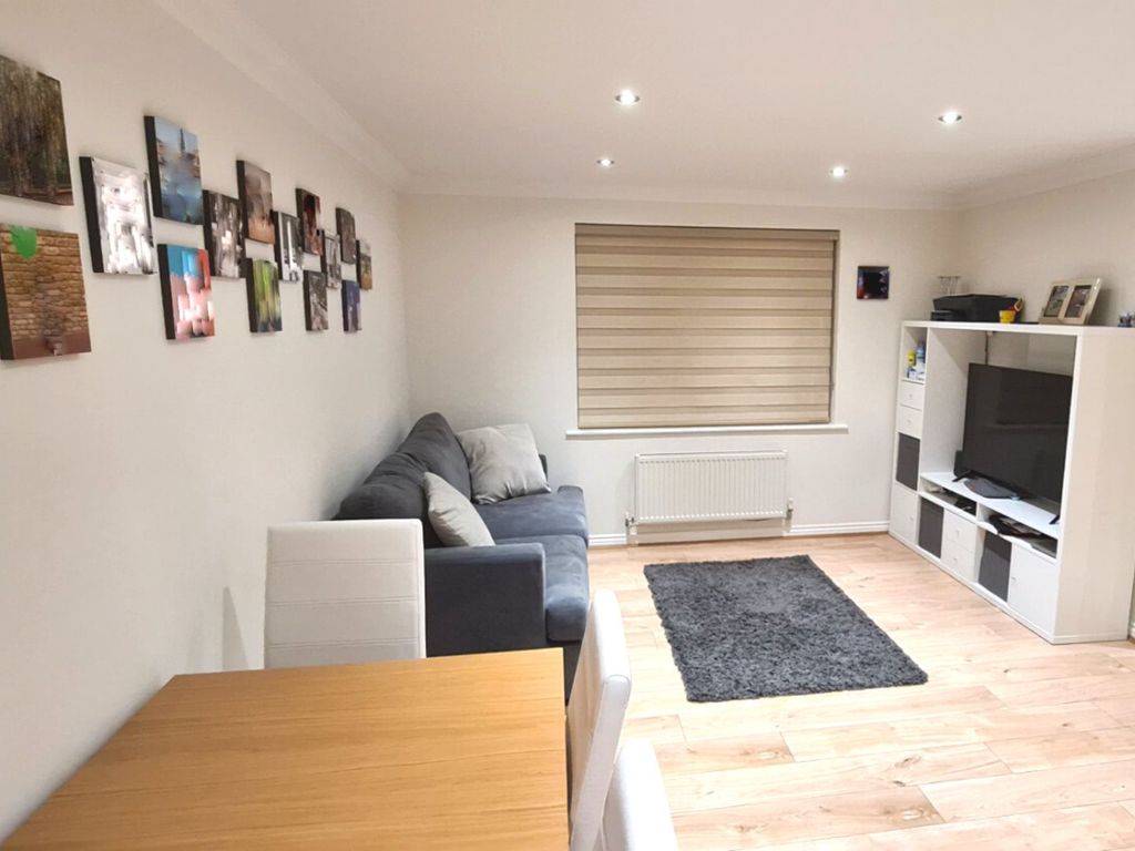 2 bed flat for sale in Eaton Way, Borehamwood, Hertfordshire WD6 Zoopla