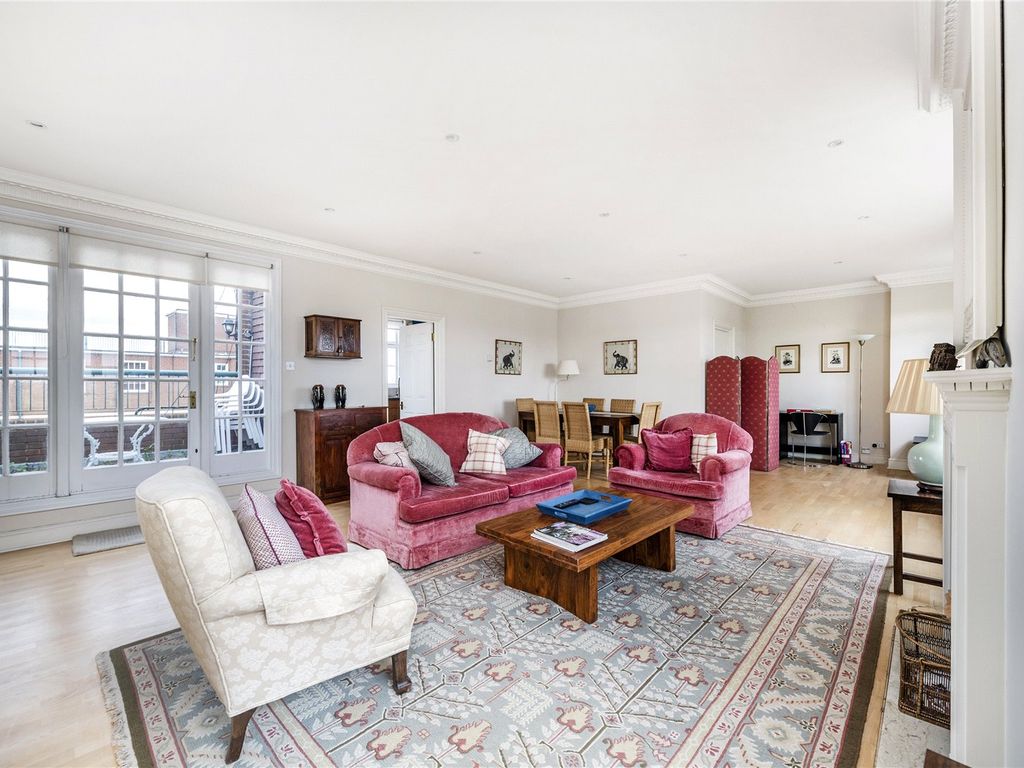 2 bed flat for sale in Apsley House, Finchley Road, St John's Wood