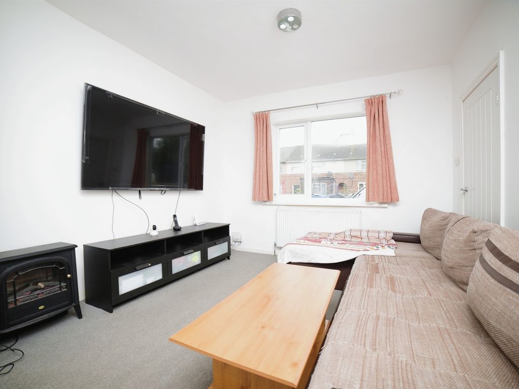 3 bed terraced house for sale in Ferriby Grove, Hull HU6 Zoopla