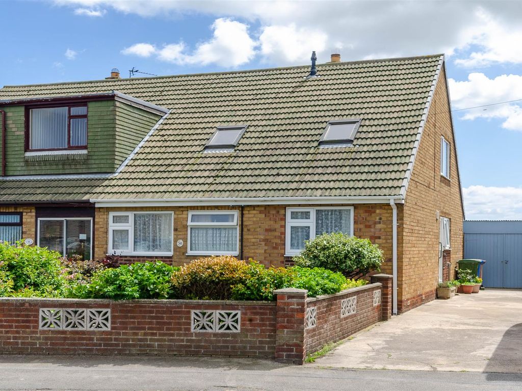 3 bed semidetached bungalow for sale in Louville Avenue, Withernsea