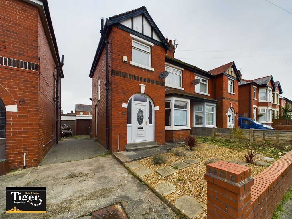 3 bed semidetached house for sale in Maurice Grove, Blackpool FY2, £
