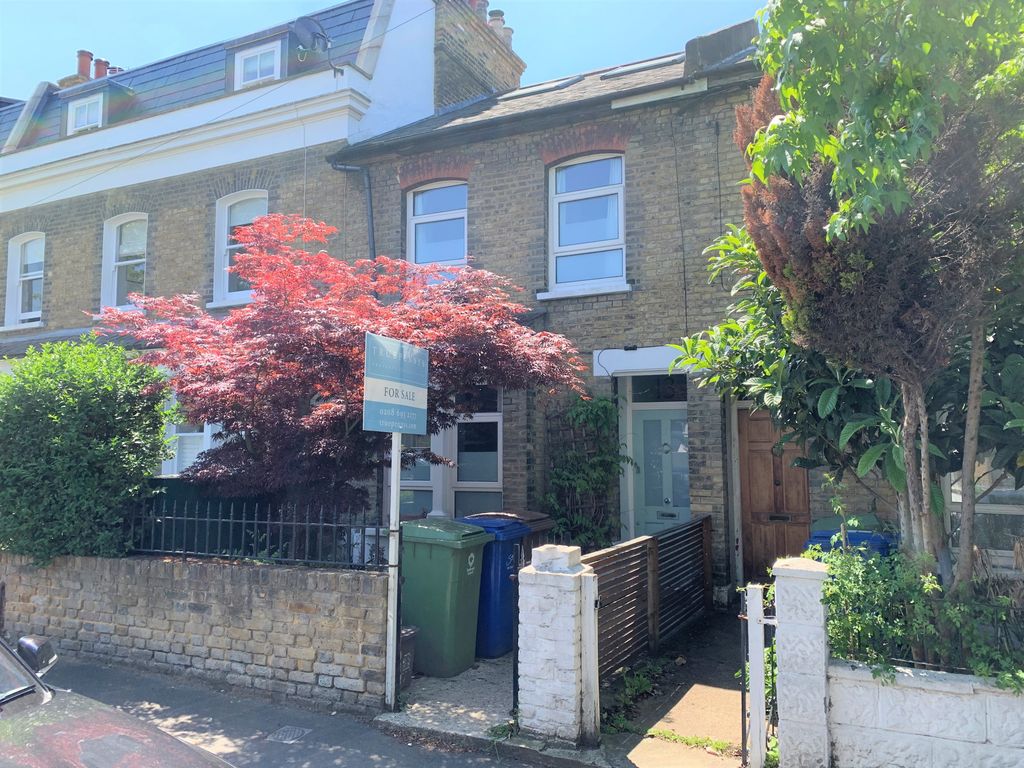 Crawthew Grove, East Dulwich, London SE22  