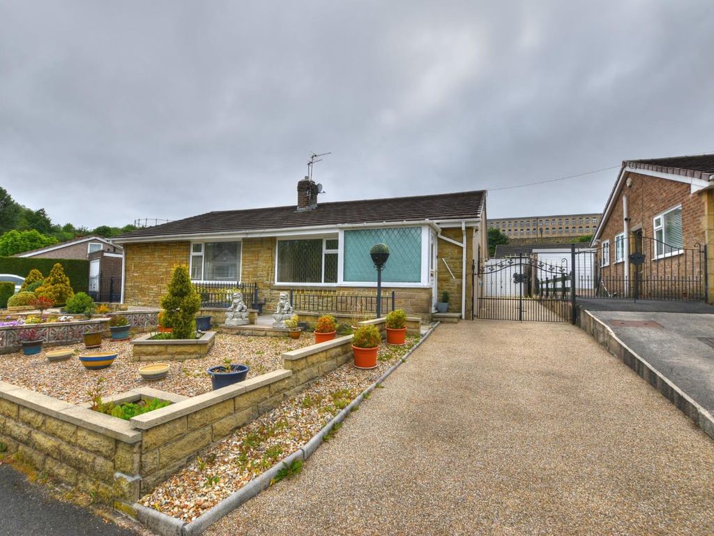 2 bed semidetached bungalow for sale in Chatburn Park Drive