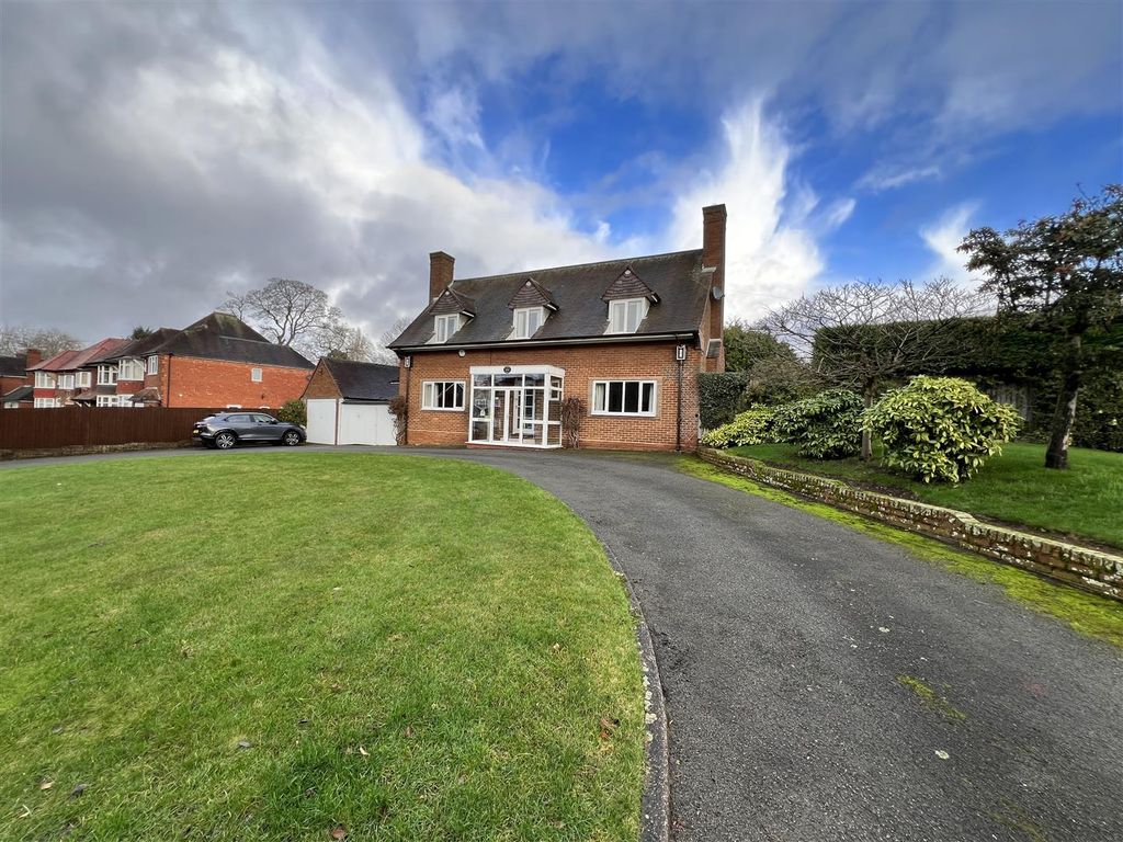 4 bed detached house for sale in Chester Road, Castle Bromwich