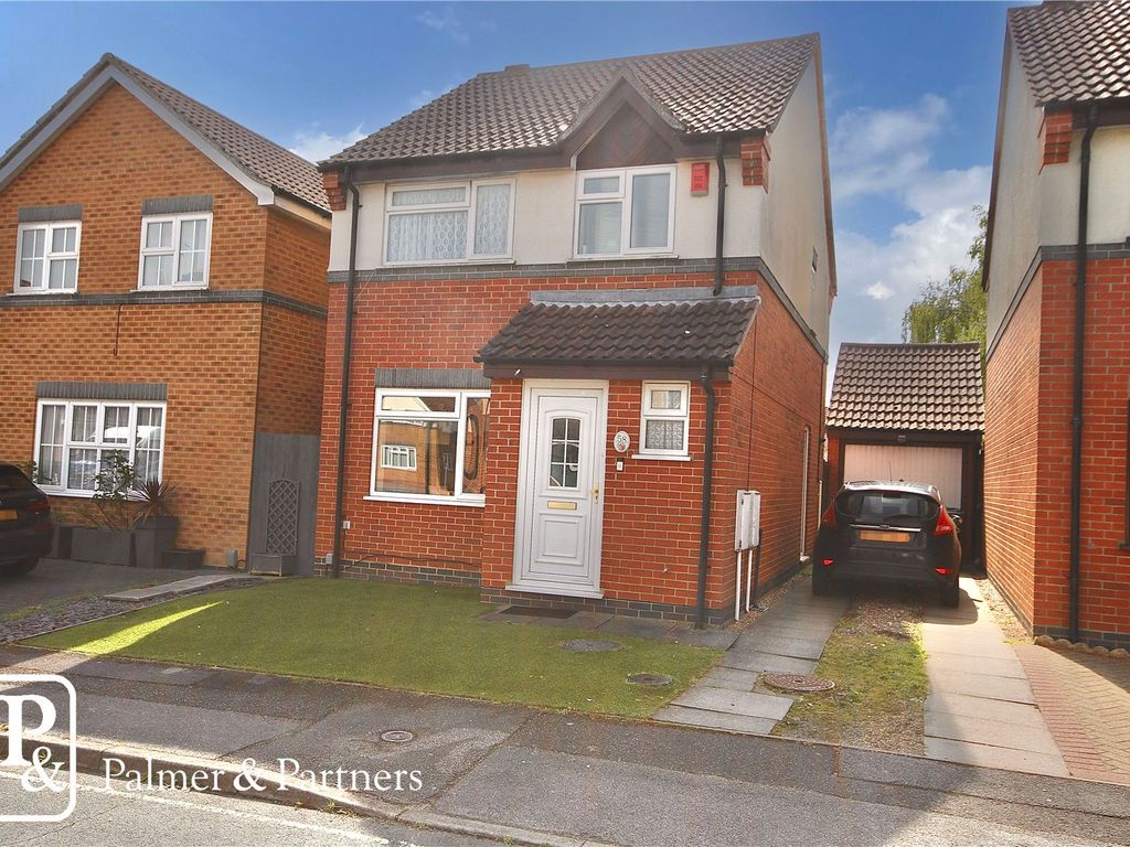 3 bed detached house for sale in Broad Meadow, Ipswich, Suffolk IP8, £