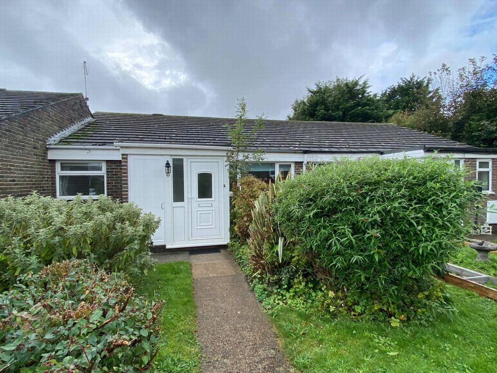 2 bed bungalow for sale in Barley Close, Martin Mill CT15, £289,950