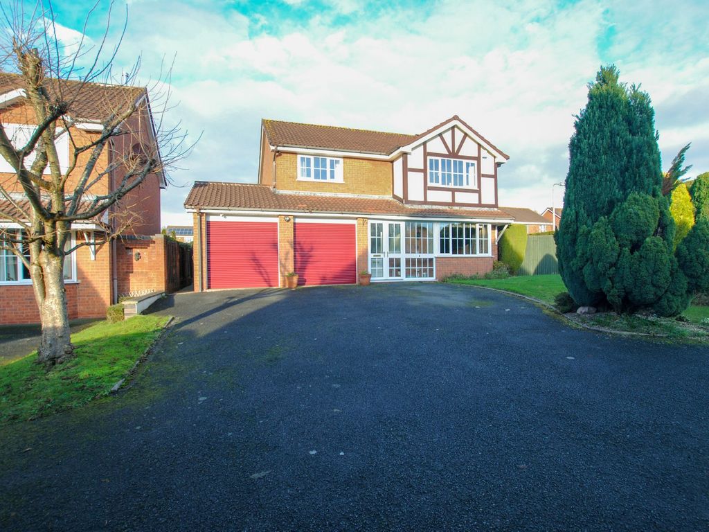 4 bed detached house for sale in Pitchford Drive, Priorslee, Telford