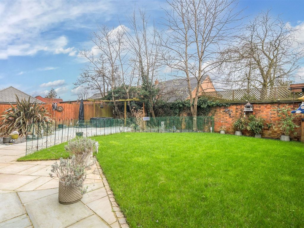 5 bed detached house for sale in Waring Close, Glenfield, Leicester LE3