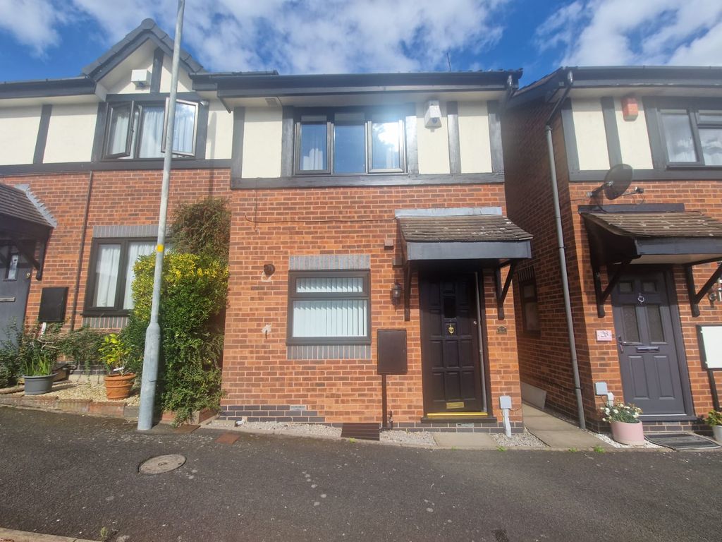 2 bed semidetached house to rent in Clent Hill Drive, Rowley Regis B65
