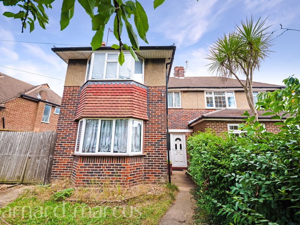 Connaught Avenue, Ashford TW15  