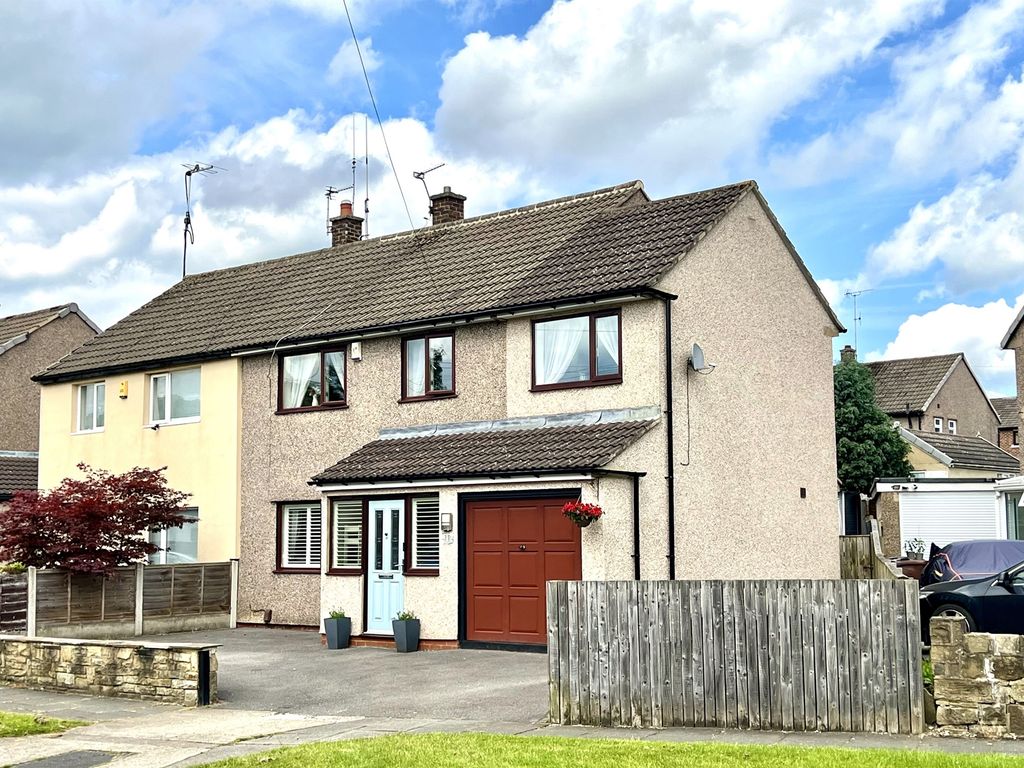 4 bed semidetached house for sale in Tennyson Street, Guiseley, Leeds
