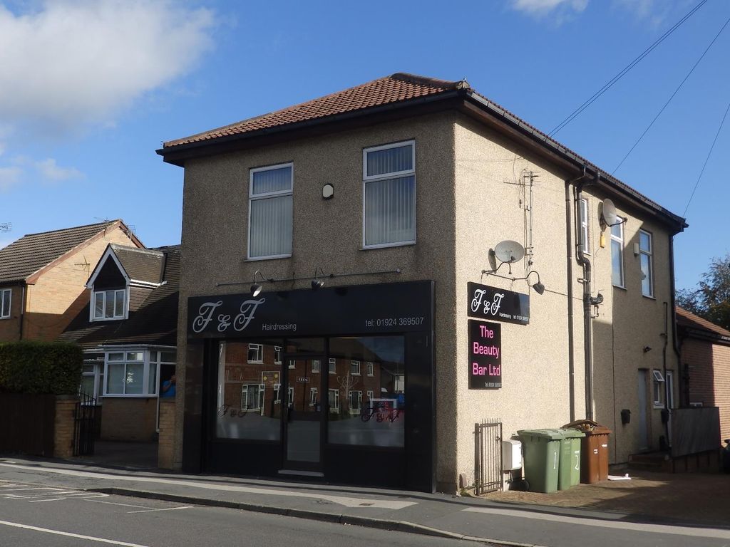 2 bed flat to rent in Alverthorpe Road, Wakefield, West Yorkshire, UK WF2 Zoopla