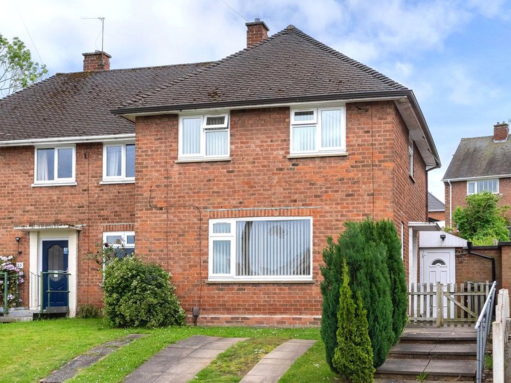 3 bed semidetached house for sale in Stourton Drive, Penn