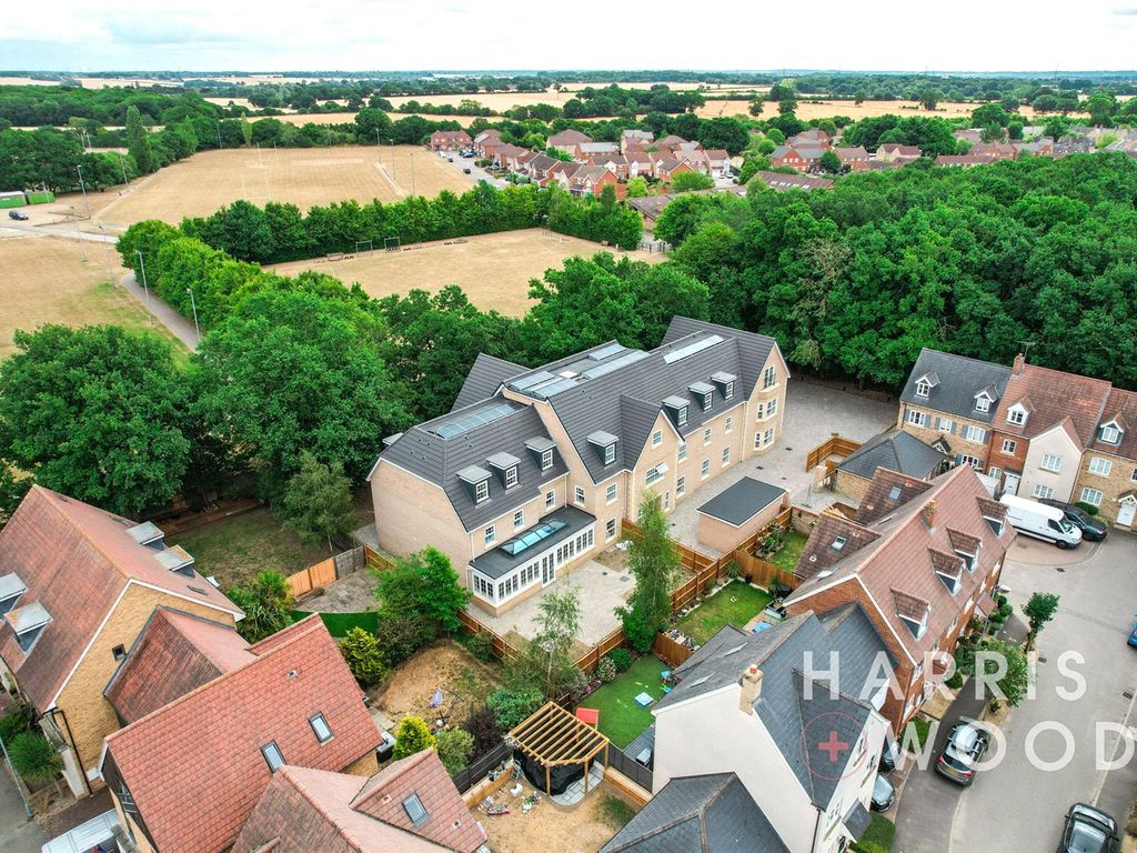 New home, 2 bed flat for sale in Oak View Lodge, Leywood Close