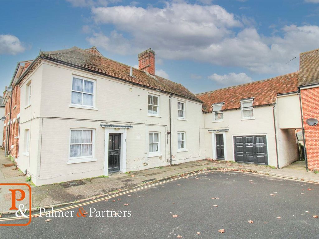 5 bed semidetached house for sale in St. Johns Green, Colchester