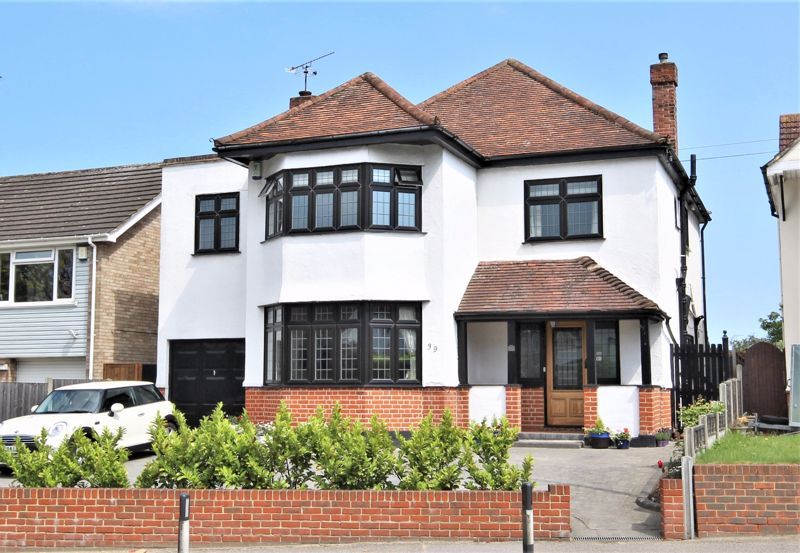 4 bed detached house for sale in Chelmsford Road, Shenfield, Brentwood