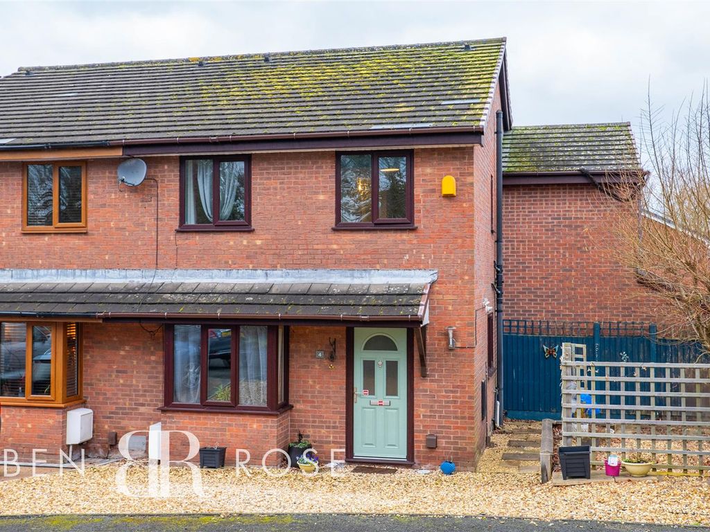 2 bed semidetached house for sale in Black Croft, ClaytonLeWoods