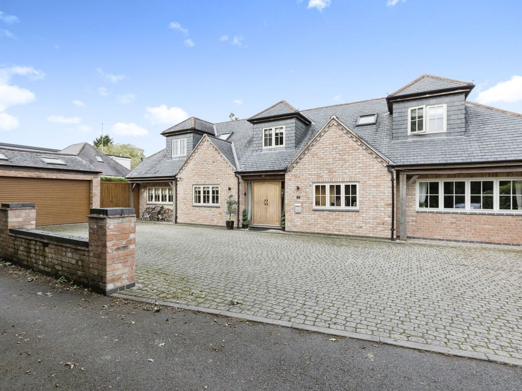 4 bed detached house for sale in Elliott Drive, Leicester Forest East