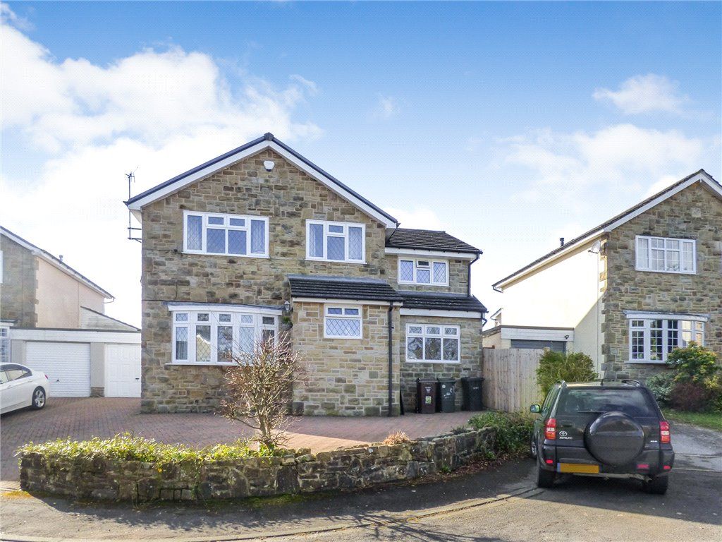 4 bed linkdetached house for sale in Fellwood Close, Haworth, Keighley