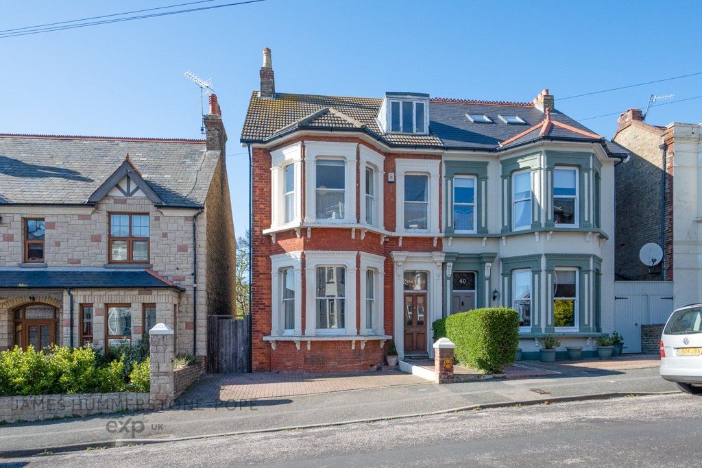 6 bed semidetached house for sale in Prices Avenue, Margate CT9 Zoopla