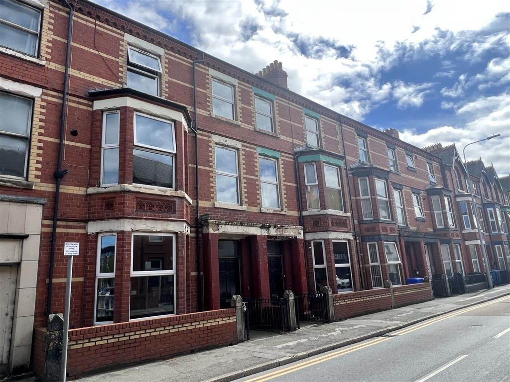 1 bed flat to rent in Wellington Road, Rhyl LL18, £595 pcm Zoopla